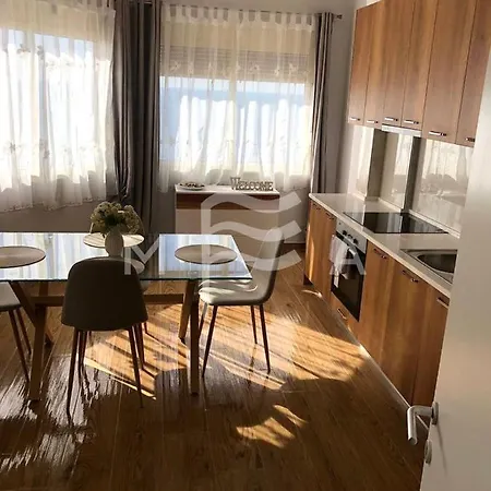 Nautical 657 Дуррес